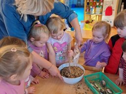 Pomáháme ptáčkům