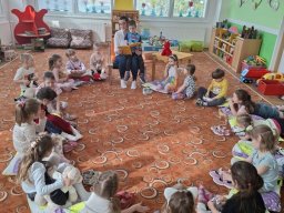 Celé Česko čte dětem p. Vejskrabová