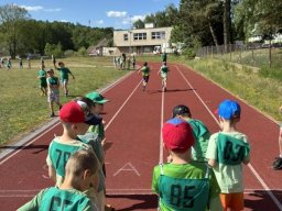 Sportovní hry na hřišti ZŠ