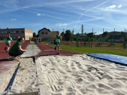Sportovní hry na hřišti ZŠ