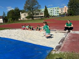 Sportovní hry na hřišti ZŠ