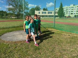 Sportovní hry na hřišti ZŠ