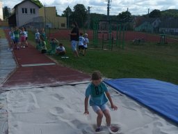 Sportovní hry na hřišti ZŠ